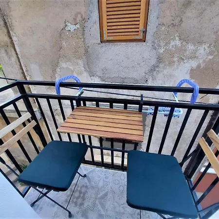 Apartment Apartman Studio Perla